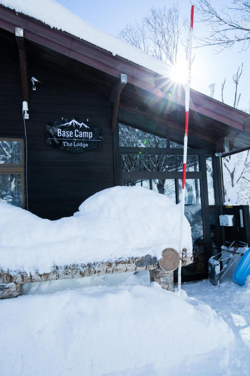 Base Camp The Lodge Миоко Екстериор снимка